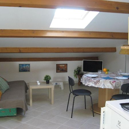 Апартаменти T 2 Avec Velux Sous Les Combes De 34 M2 Ла-Лонд-ле-Мор Екстер'єр фото